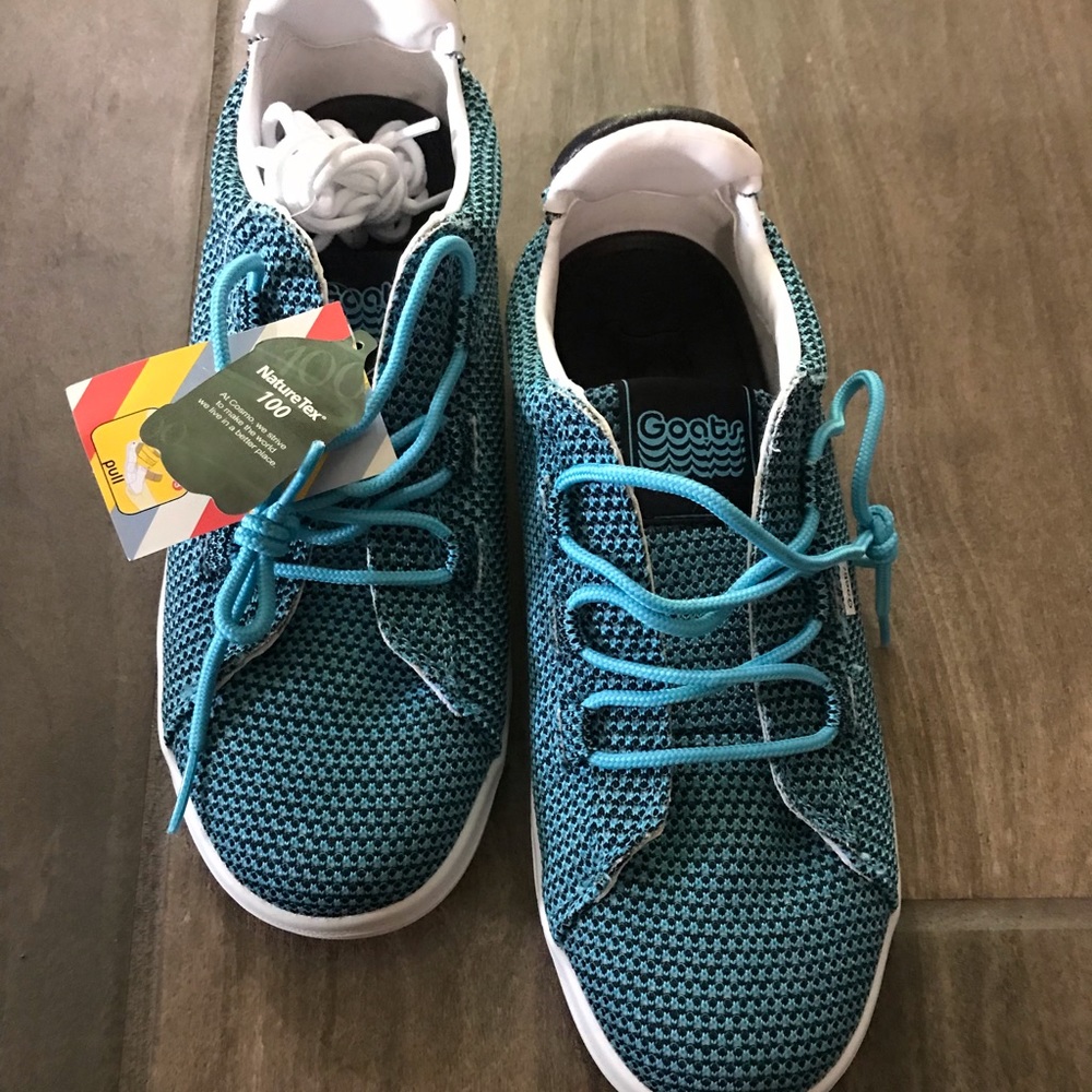 Blue Goats Size 8 NWT